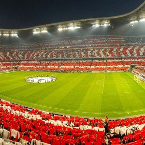 开云平台-梅西绝杀瞬间震撼球迷，助巴萨队逆袭晋级，梅西助攻巴萨重返榜首